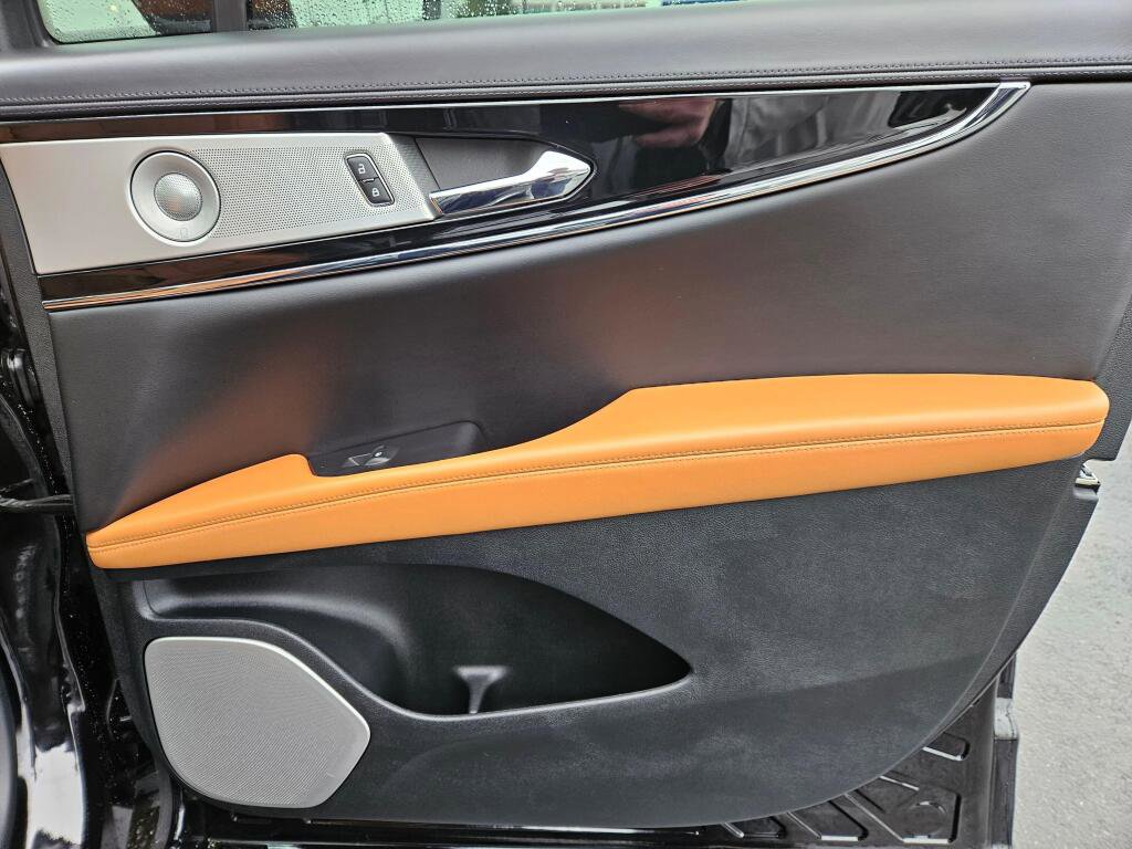 Used 2023 Lincoln Nautilus Black Label w/ Class II Trailer Tow Package image 15