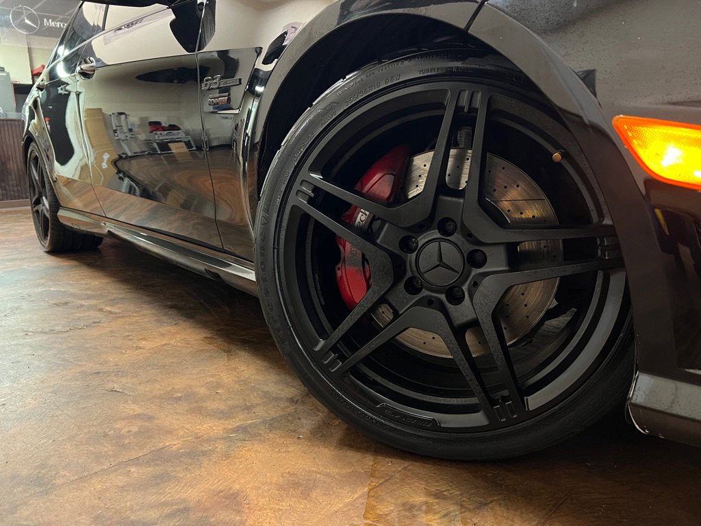 Used 2011 Mercedes-Benz E 63 AMG Sedan image 40