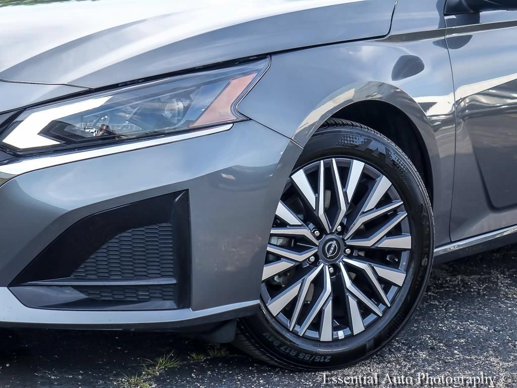 Used 2025 Nissan Altima 2.5 SV FWD image 5