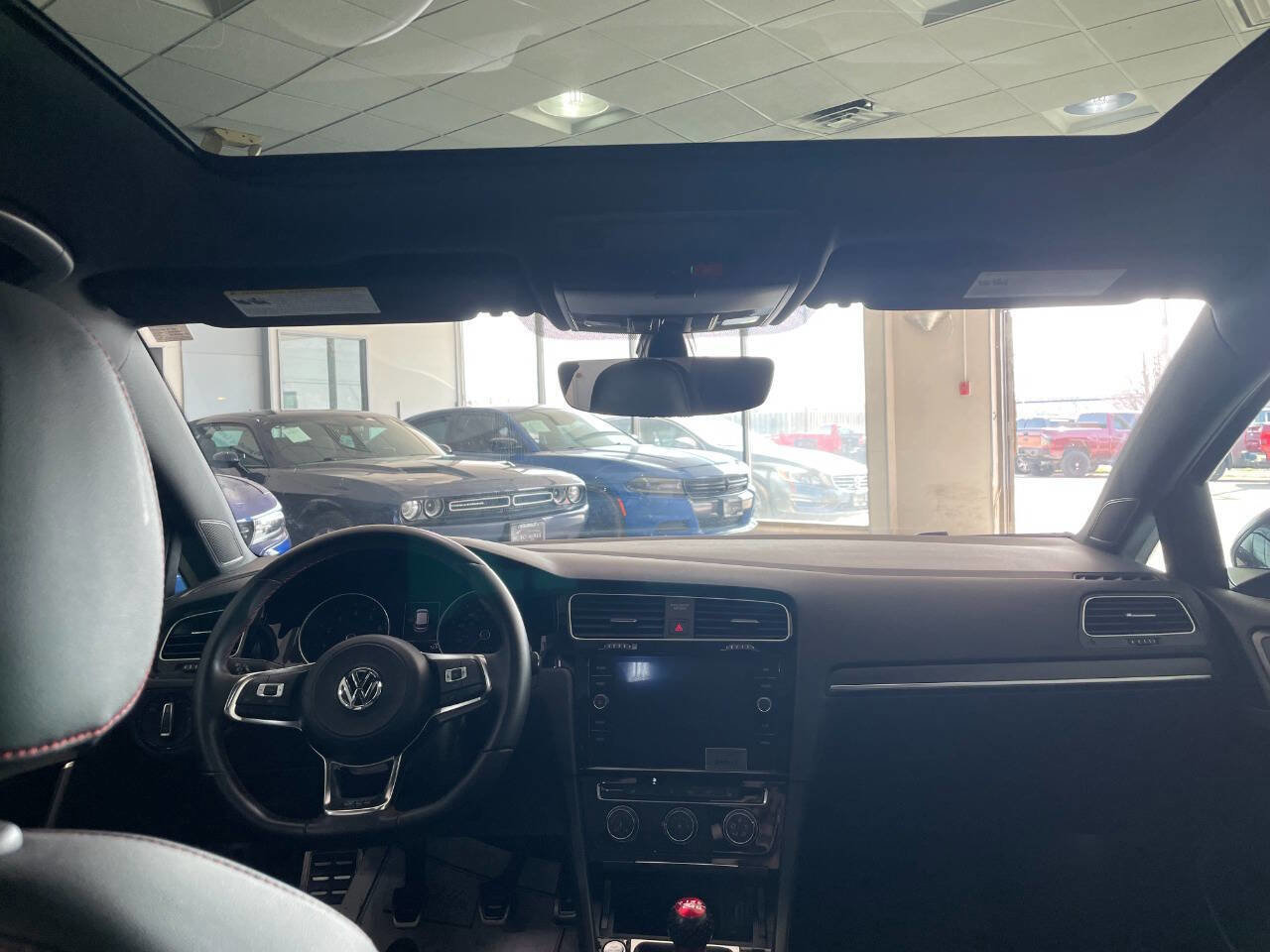 Used 2020 Volkswagen GTI SE image 20