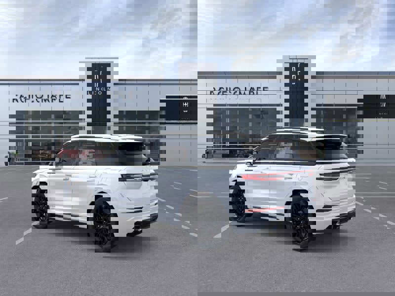 New 2026 Lincoln Corsair Premiere image 4