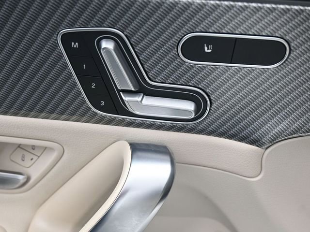 Used 2025 Mercedes-Benz CLA 250 4MATIC image 21