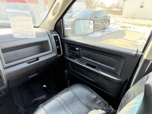 Used 2018 RAM 1500 ST w/ SXT Appearance Group image 19