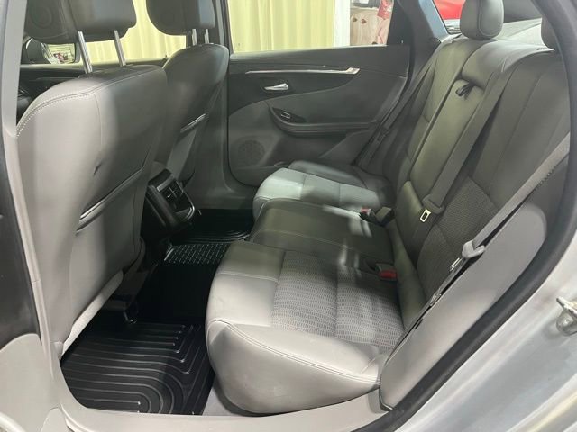 Used 2014 Chevrolet Impala LT w/ Convenience Package image 24