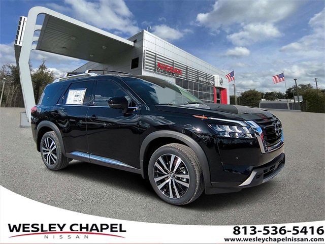 New 2025 Nissan Pathfinder Platinum w/ Cargo Package