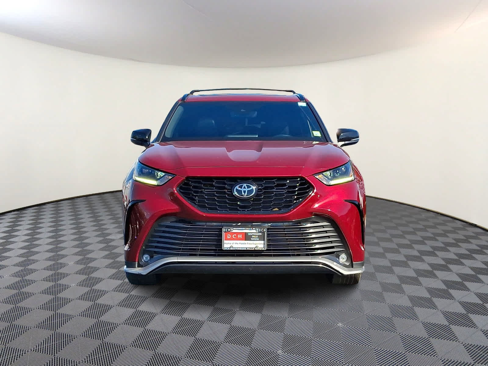 Used 2022 Toyota Highlander XSE AWD/4WD image 3