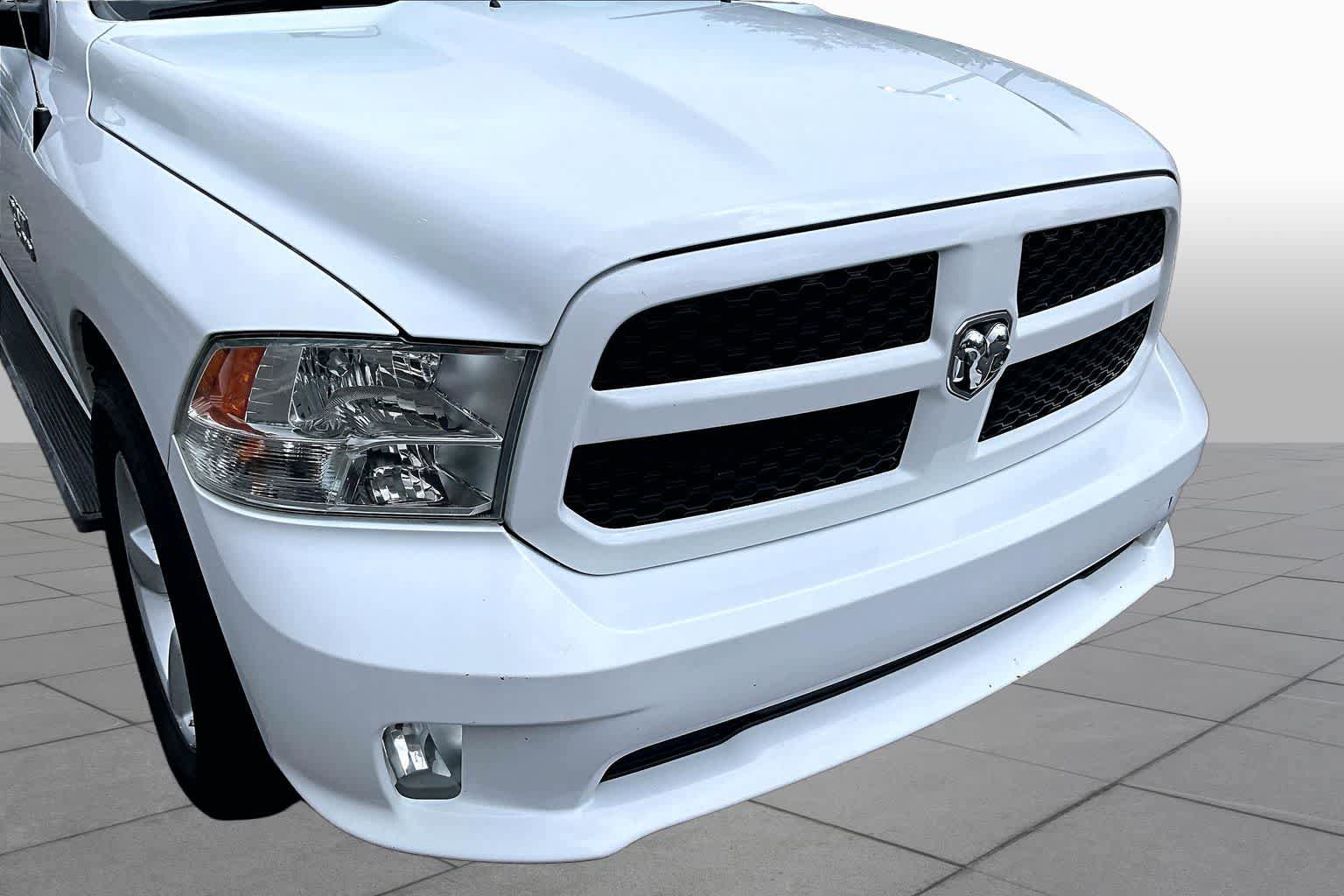 Used 2015 RAM 1500 Express RWD image 28