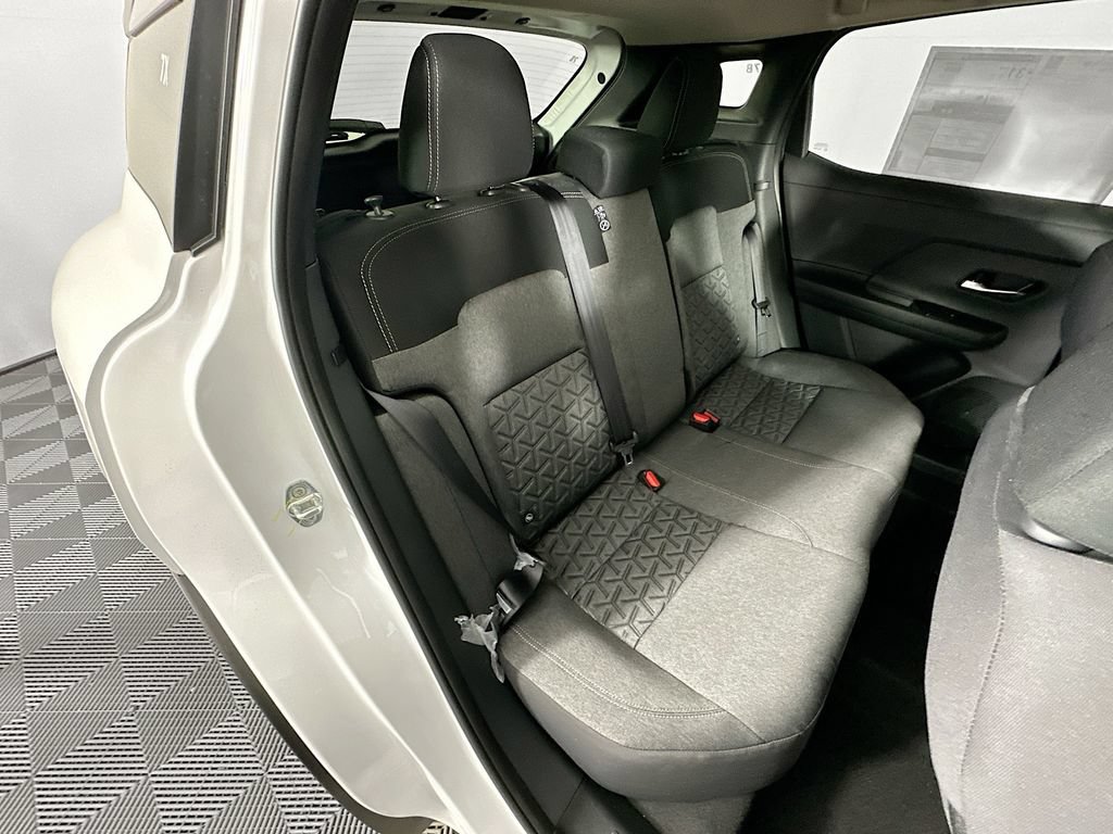 New 2026 Nissan Kicks SV w/ Cold Weather Package FWD image 33
