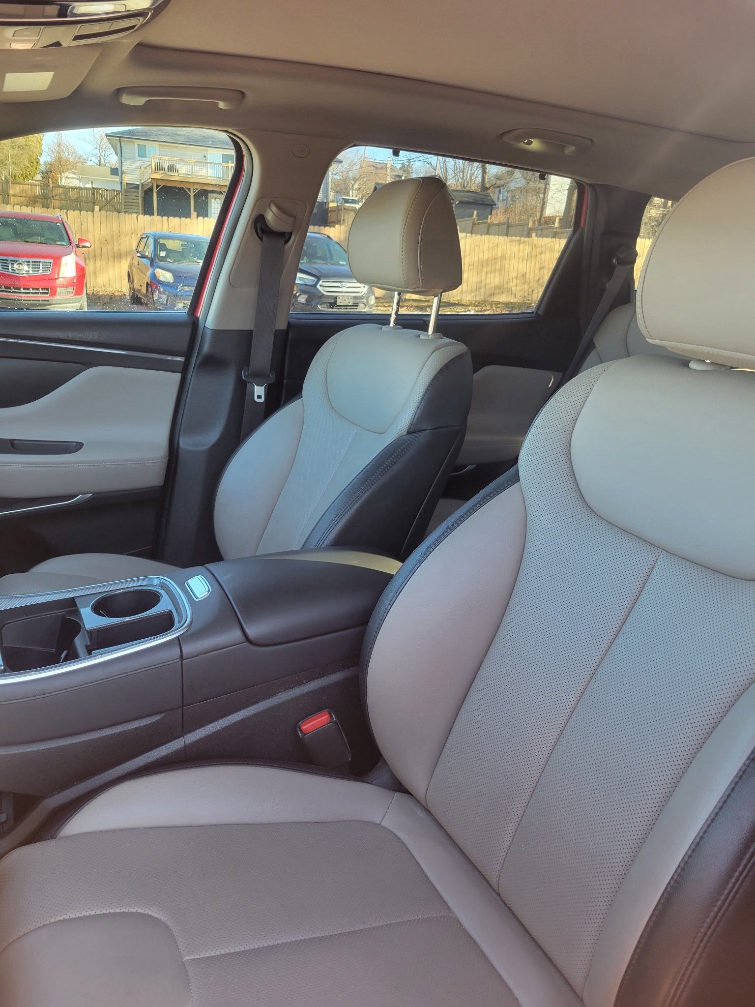 Used 2023 Hyundai Santa Fe SEL w/ Premium Package image 9