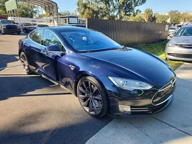 Used 2015 Tesla Model S 85 image 2