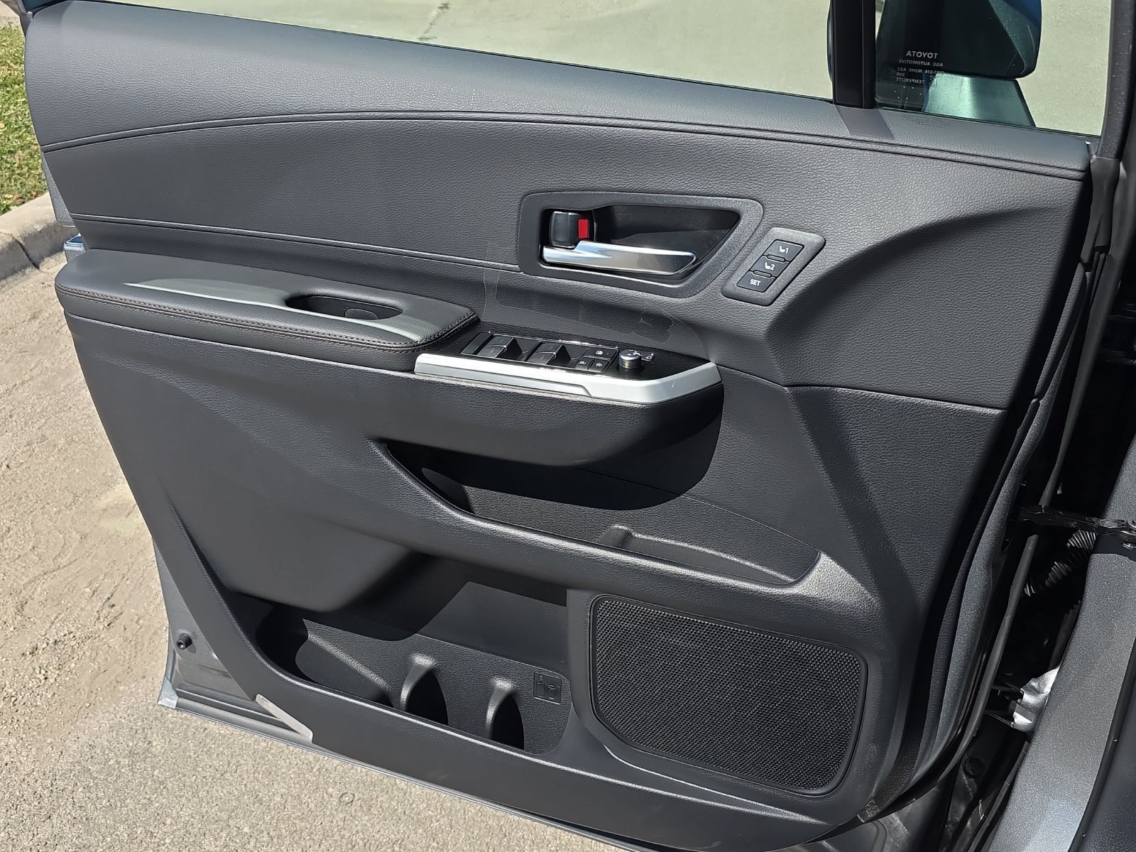 New 2026 Toyota Sienna Limited AWD/4WD image 23