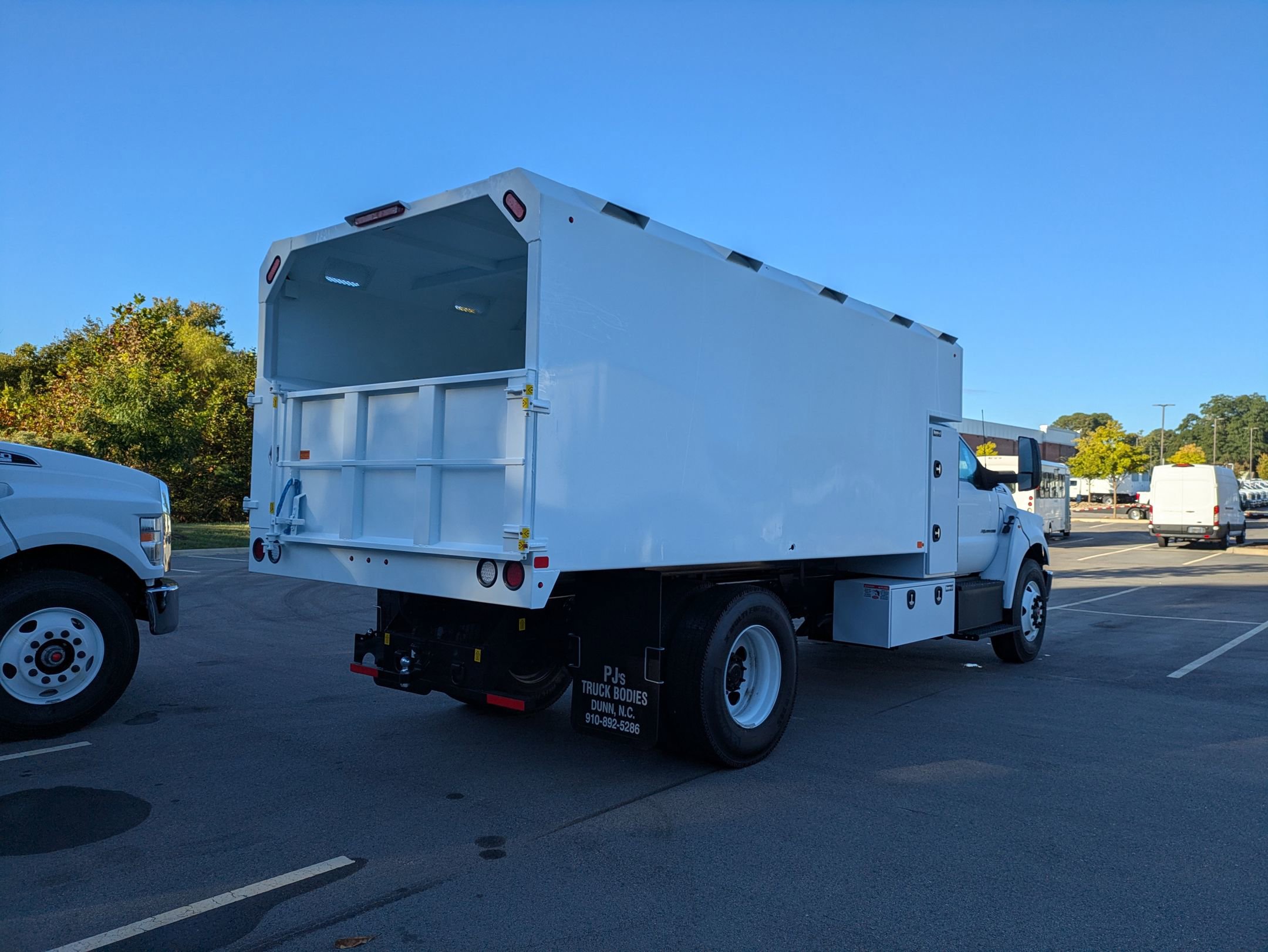 New 2026 Ford F750 2WD Regular Cab Super Duty image 5