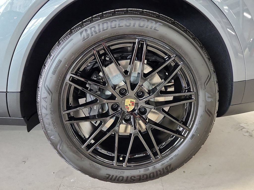 New 2026 Porsche Cayenne AWD/4WD image 10
