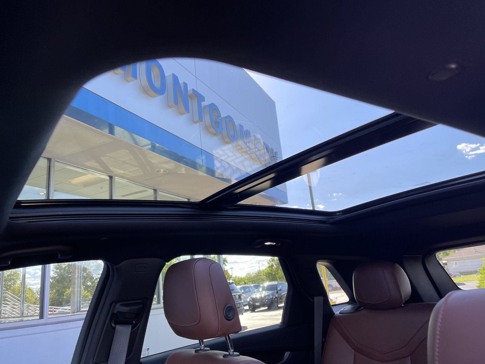 Used 2024 Cadillac XT5 Sportv w/ Technology Package AWD/4WD image 28