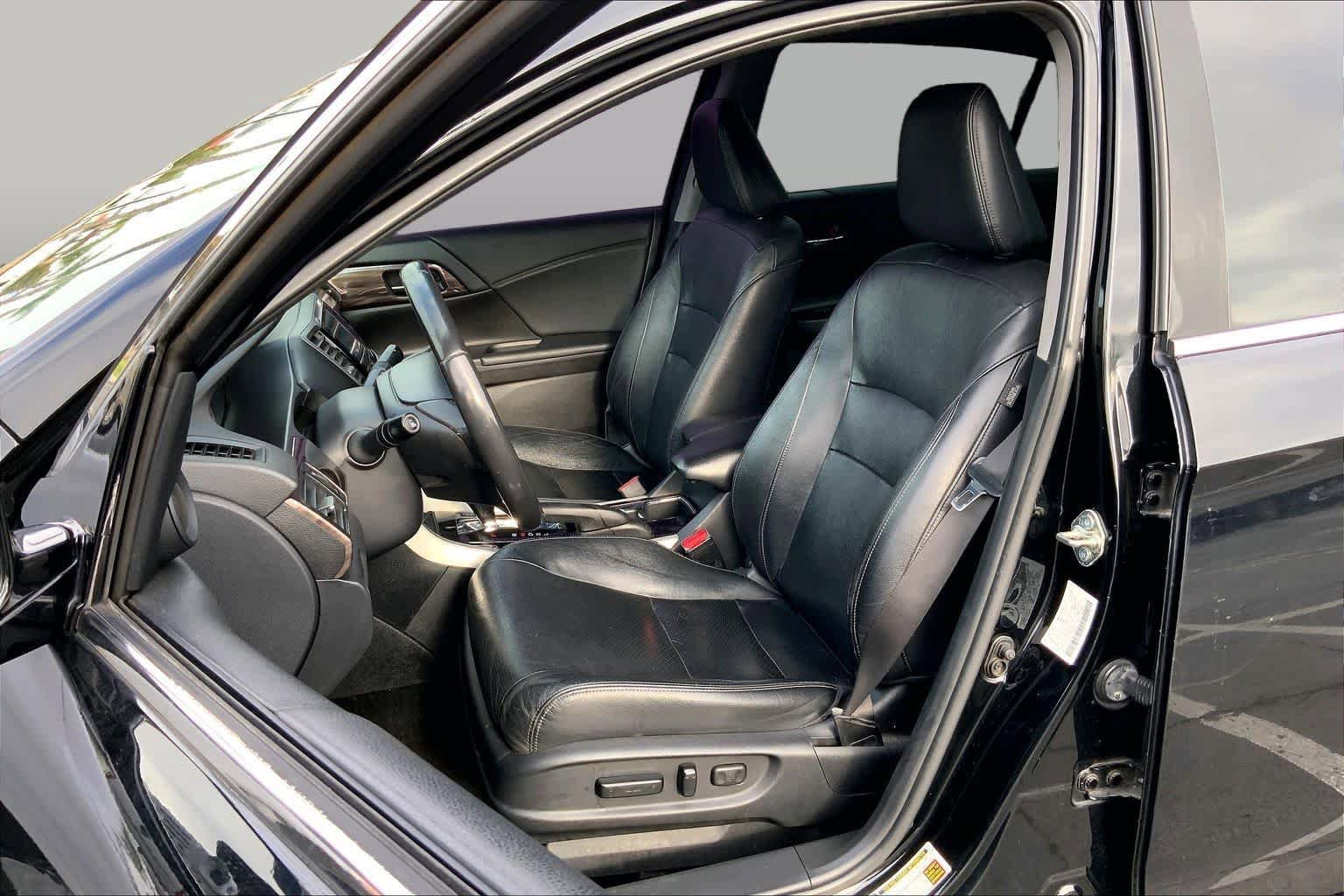 Used 2017 Honda Accord EX-L image 7