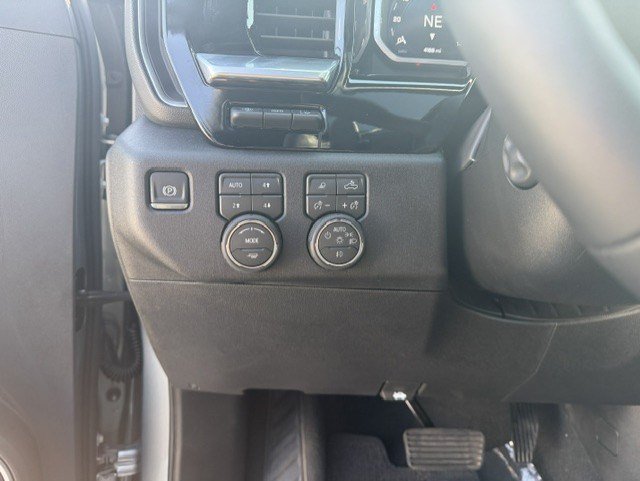 Used 2026 Chevrolet Silverado 1500 High Country w/ Technology Package AWD/4WD image 20