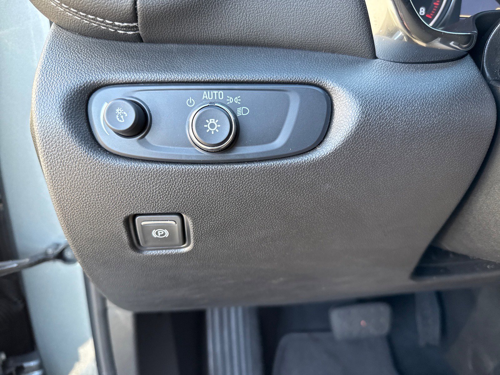 Used 2024 Chevrolet Blazer LT FWD image 22