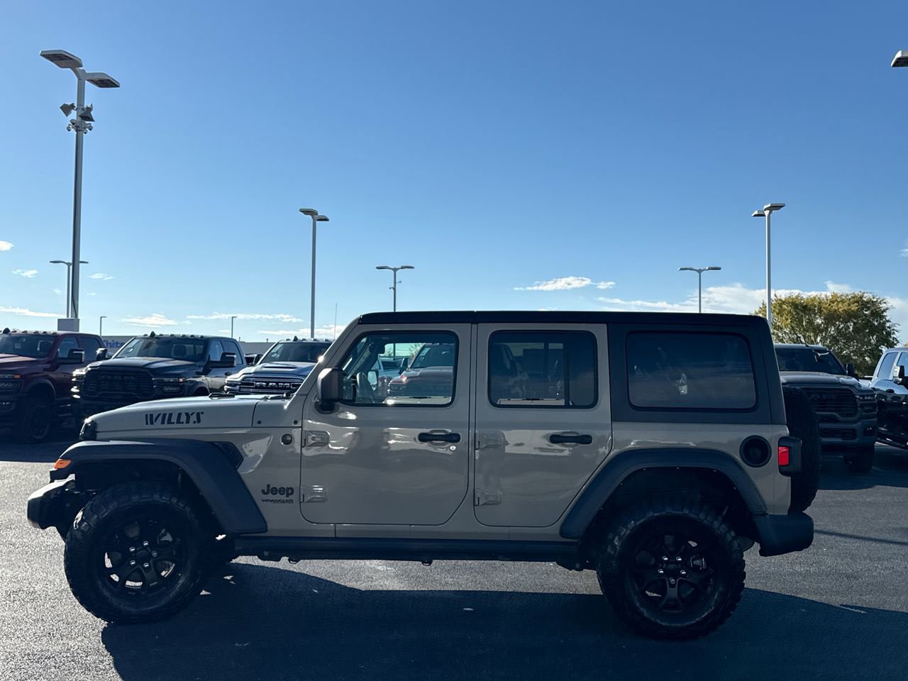 Used 2022 Jeep Wrangler Unlimited Sport image 6