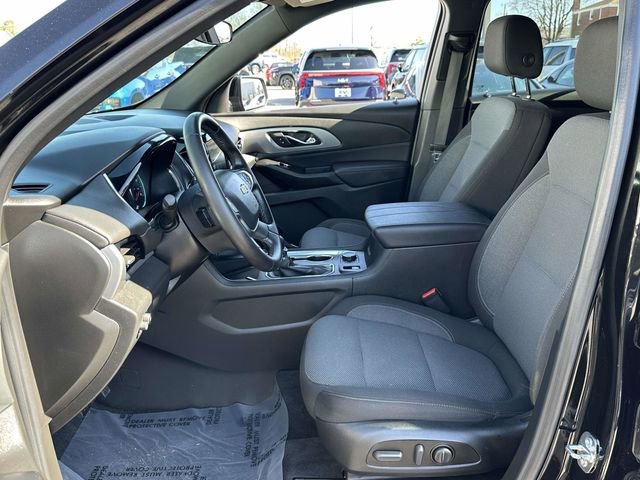Used 2023 Chevrolet Traverse LT image 13