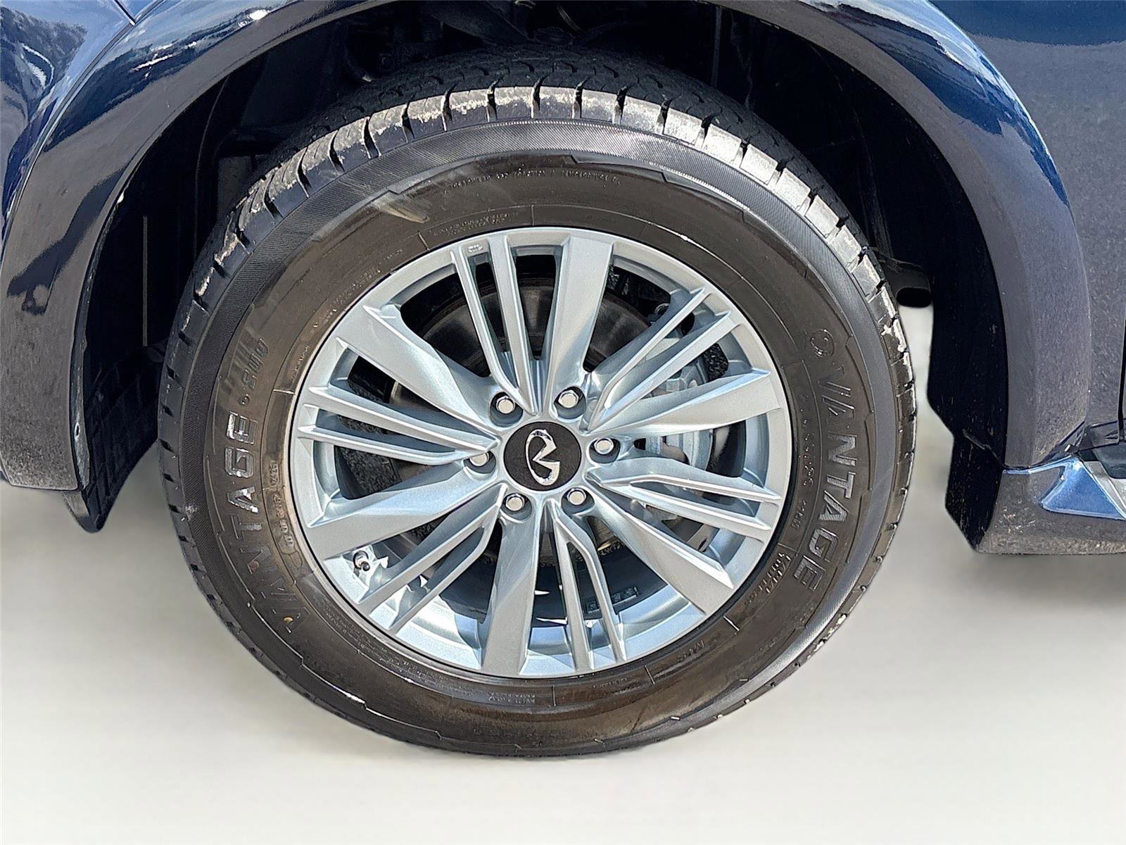 Used 2024 INFINITI QX80 Luxe image 32