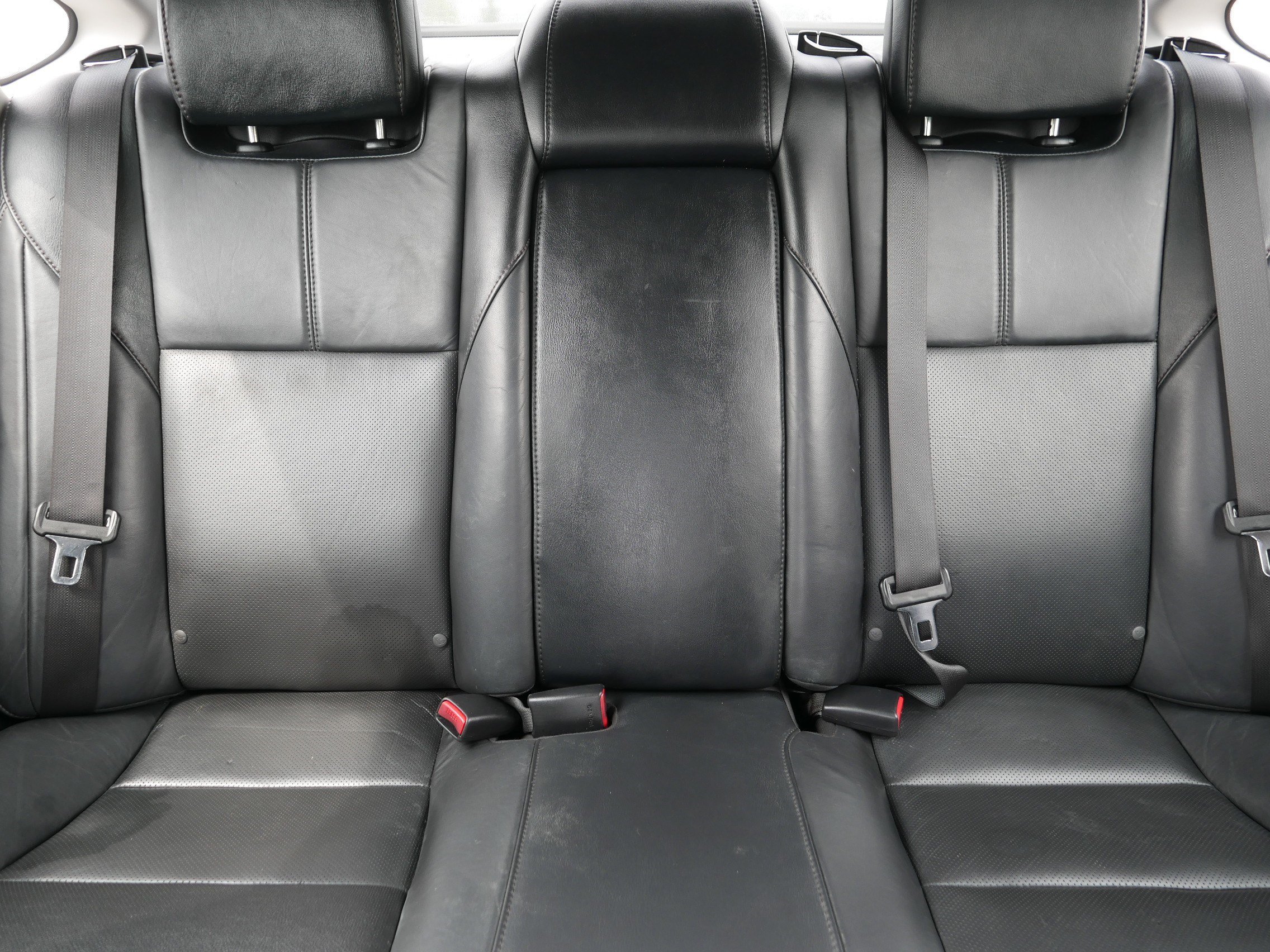 Used 2016 Toyota Avalon Limited w/ Toyota Safety Sense Package FWD image 13