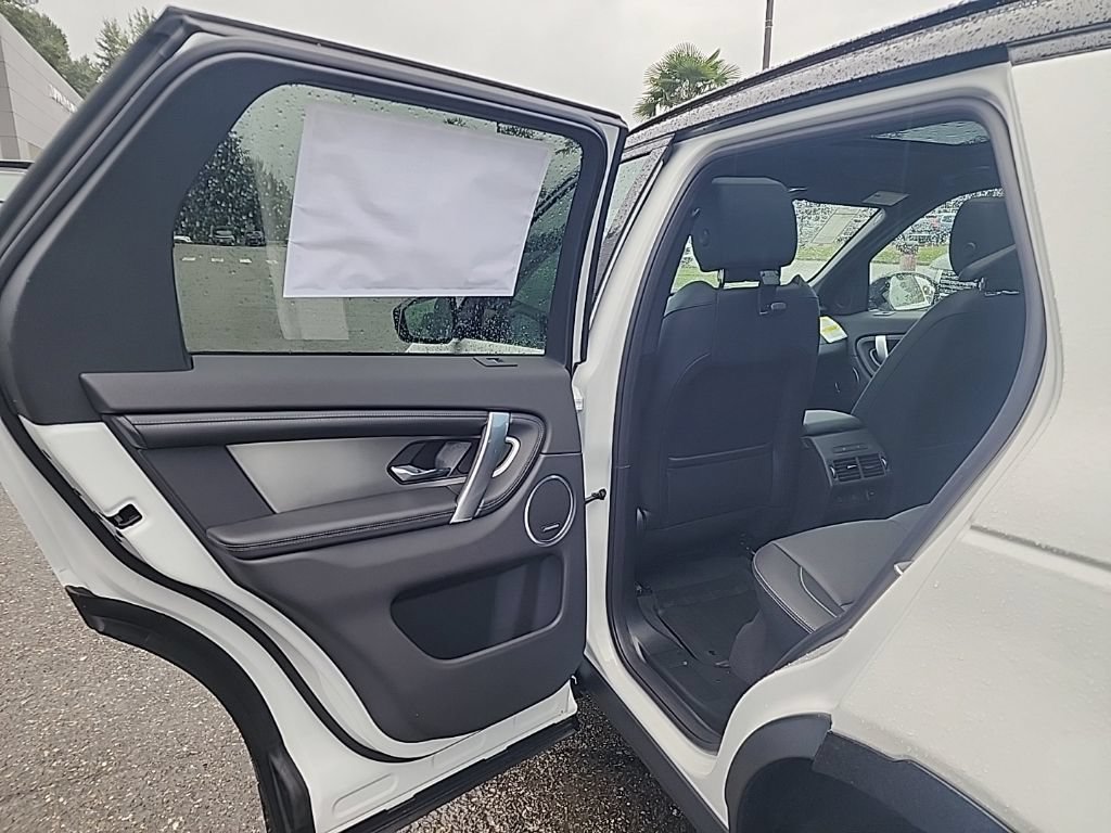 New 2026 Land Rover Discovery Sport Landmark AWD/4WD image 15