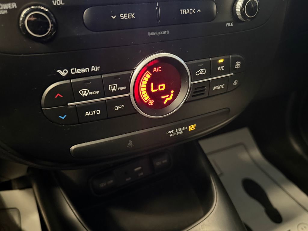 Used 2017 Kia Soul + FWD image 15