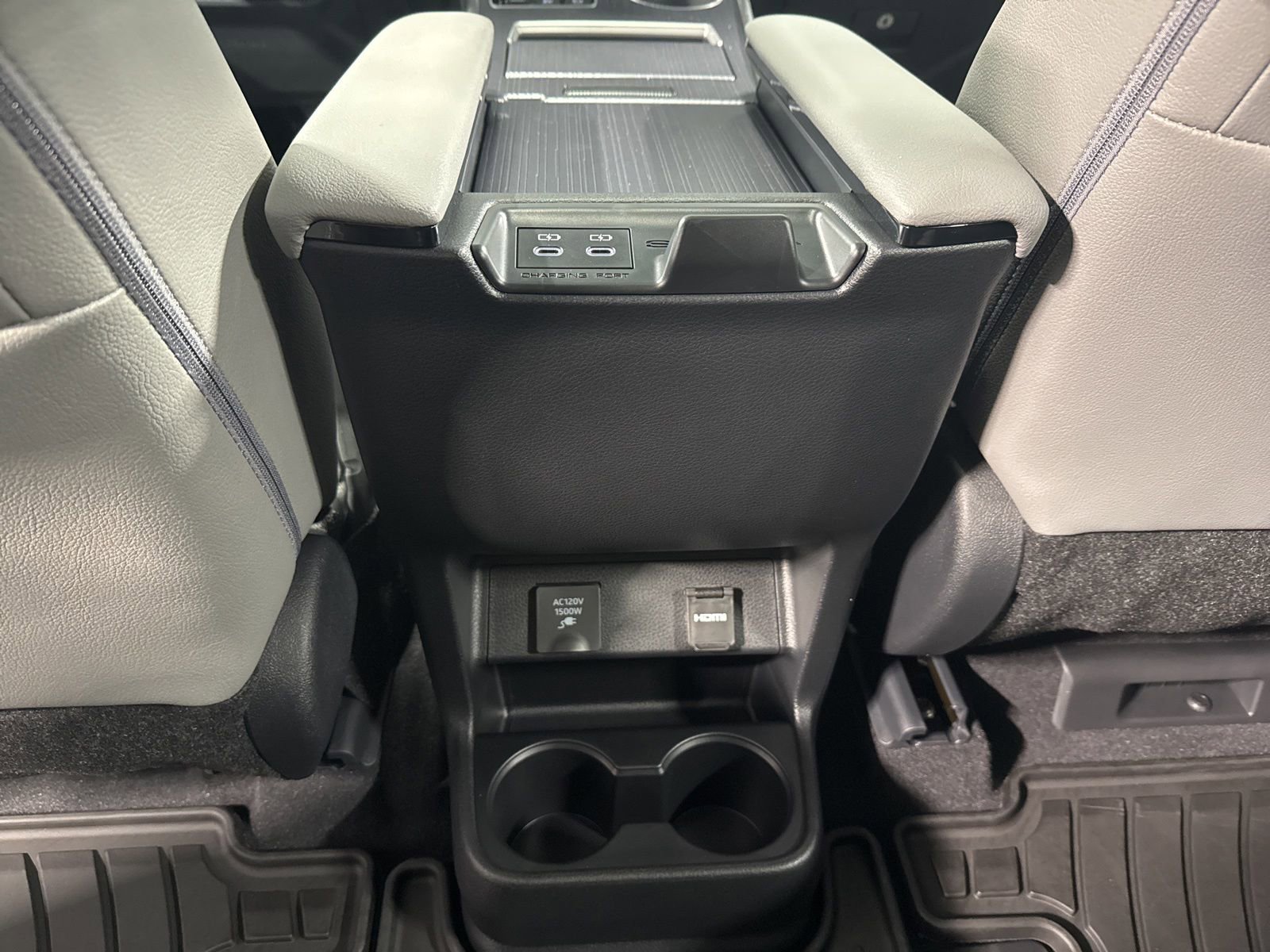 New 2026 Toyota Sienna XLE FWD image 23