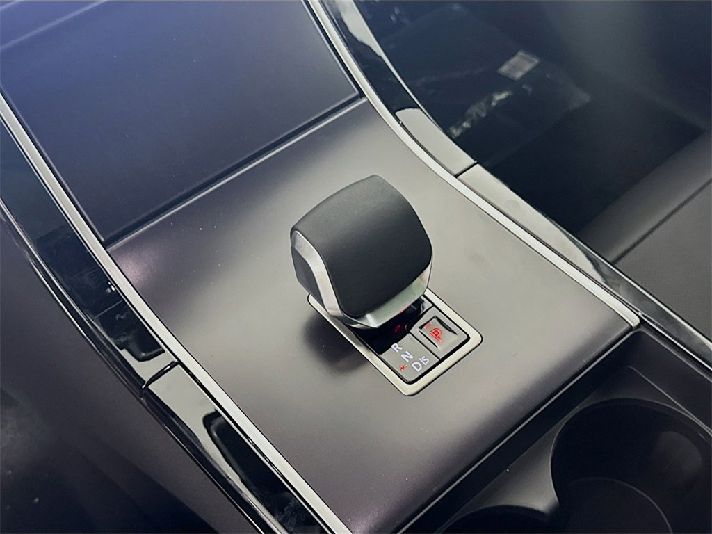 New 2026 Land Rover Range Rover Velar Dynamic SE image 16