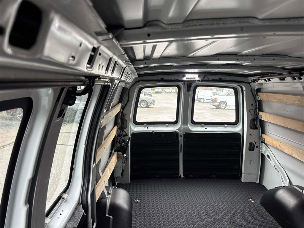Used 2024 Chevrolet Express 2500 w/ Driver Convenience Package image 31