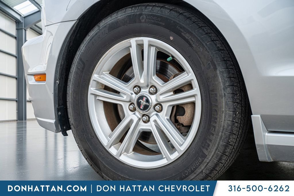 Used 2013 Ford Mustang Convertible image 33