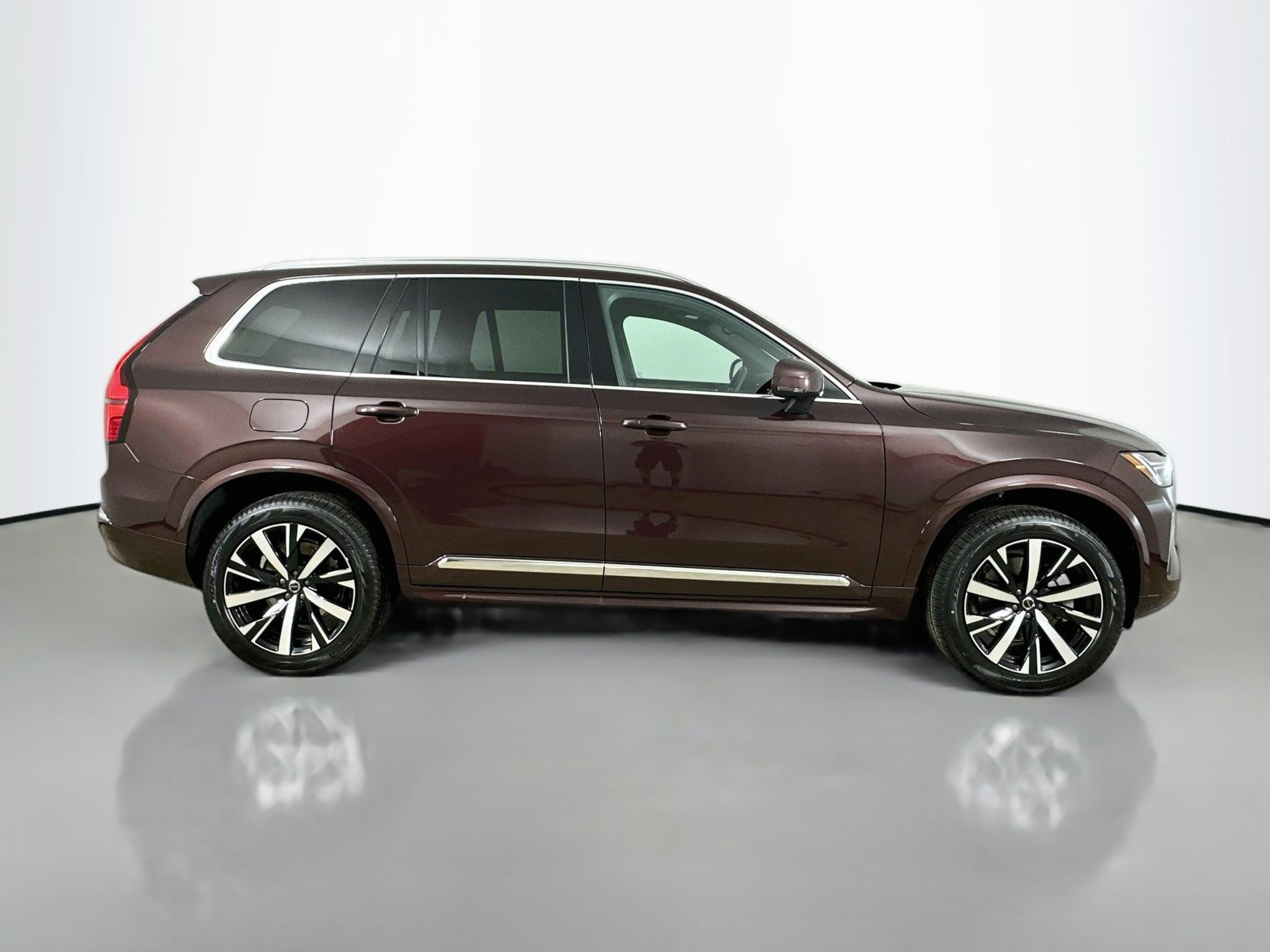 New 2026 Volvo XC90 B5 Core w/ Protection Package Premier AWD/4WD image 4