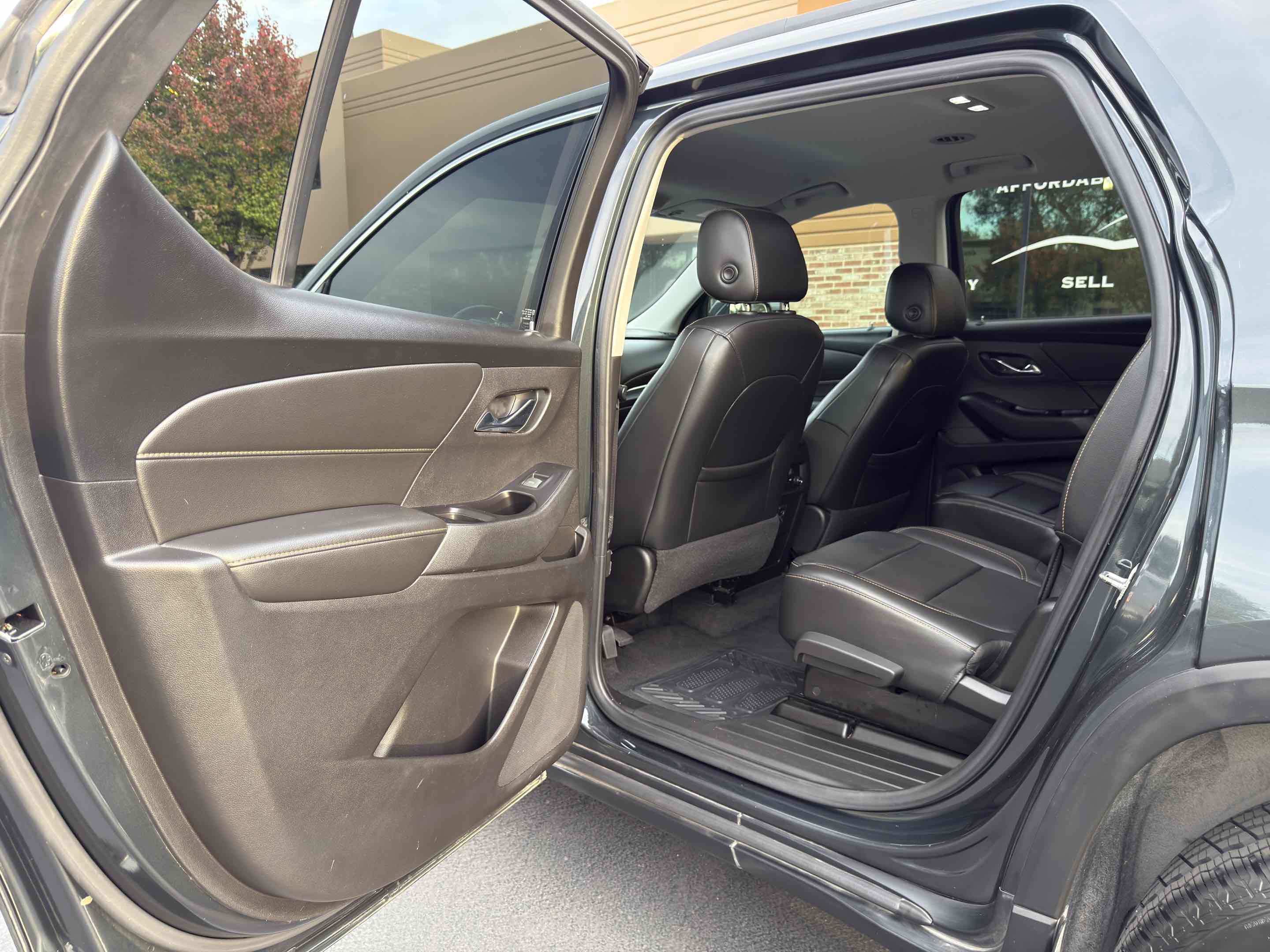 Used 2019 Chevrolet Traverse LT w/ LPO, Floor Liner Package image 79