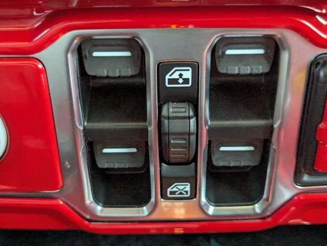 Used 2023 Jeep Gladiator Overland w/ Cold Weather Group AWD/4WD image 23