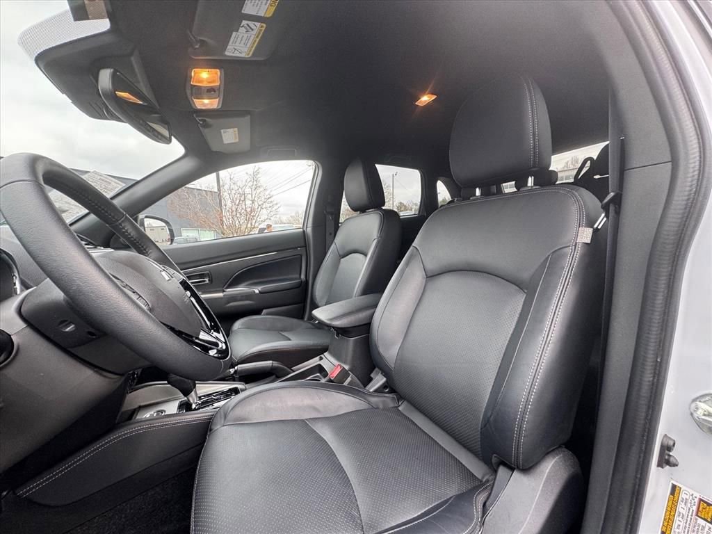 Used 2025 Mitsubishi Outlander Sport SEL image 15