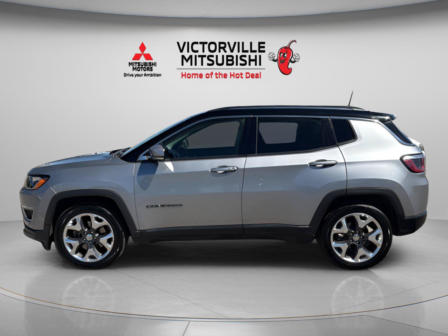 Used 2018 Jeep Compass Limited w/ Safe & Security Group FWD image 6