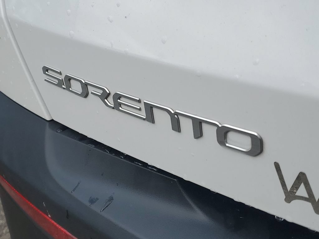 Certified 2023 Kia Sorento LX FWD image 6