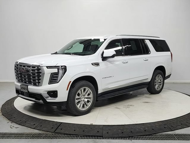 Used 2025 GMC Yukon XL Denali AWD/4WD image 3