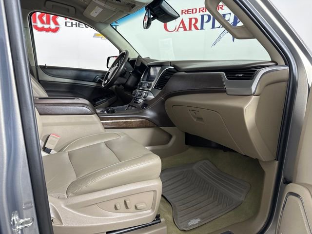 Used 2019 Chevrolet Suburban LT w/ Luxury Package image 29