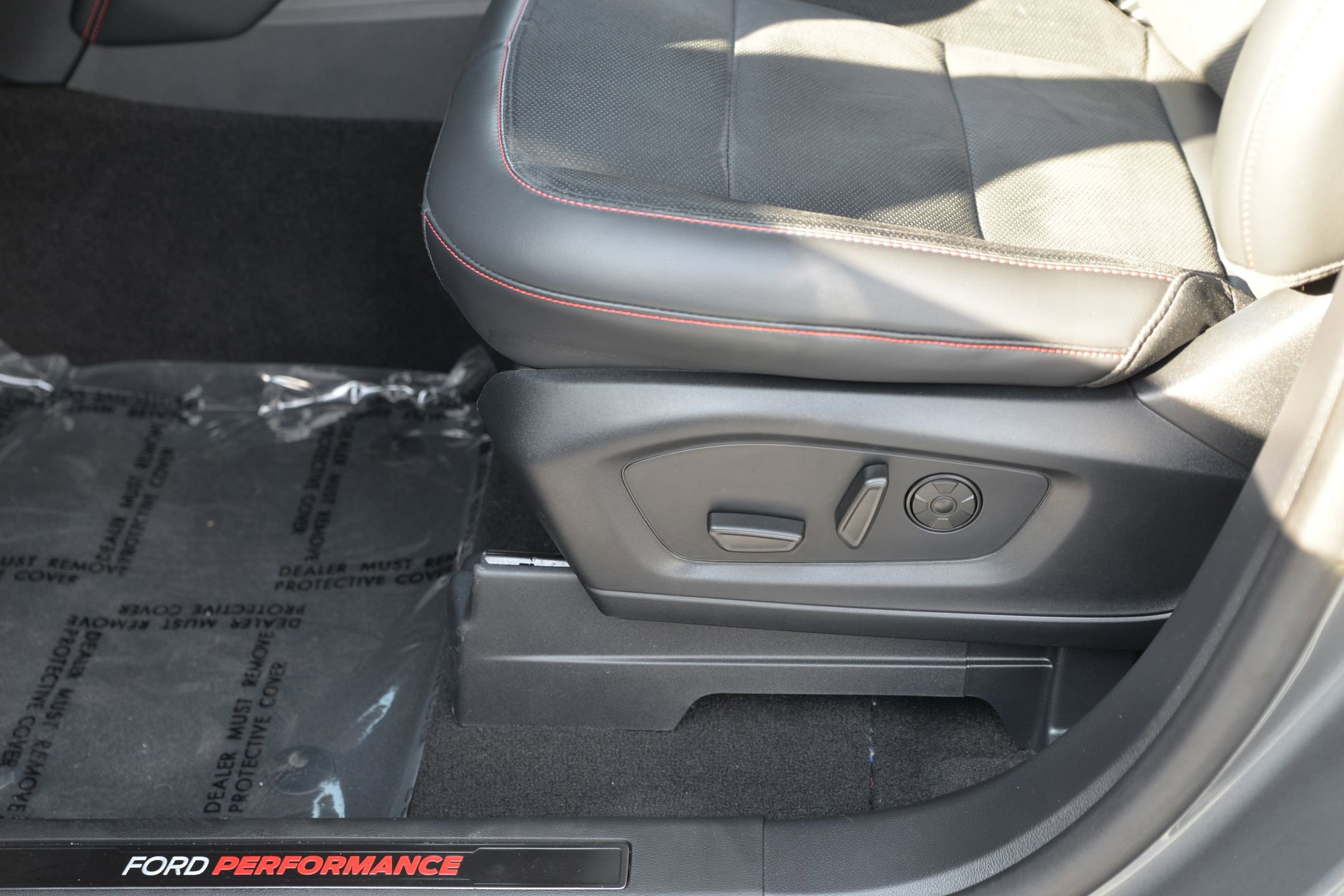 Used 2025 Ford Explorer ST w/ Sun And Sound Package image 24