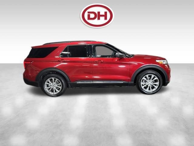 Used 2020 Ford Explorer XLT w/ Equipment Group 202A AWD/4WD image 2
