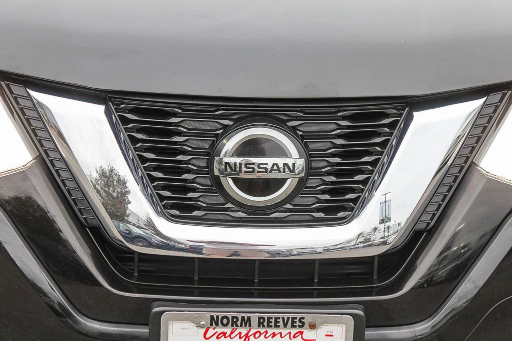 Used 2018 Nissan Rogue SV image 6