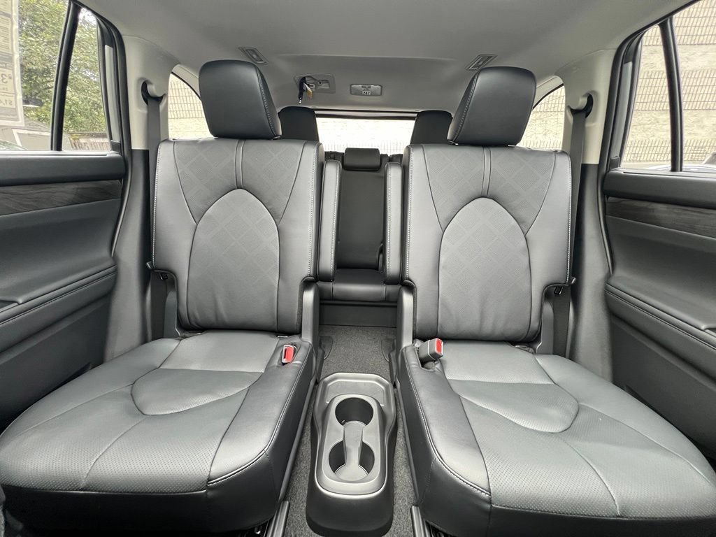 New 2026 Toyota Highlander Platinum AWD/4WD image 13