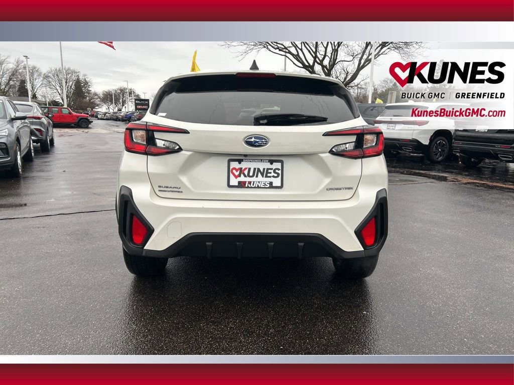 Used 2024 Subaru Crosstrek 2.0i image 8