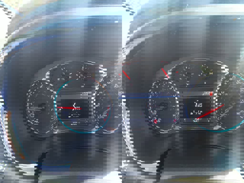 Used 2023 Chevrolet Traverse LT w/ Rear Camera Mirror Package image 15