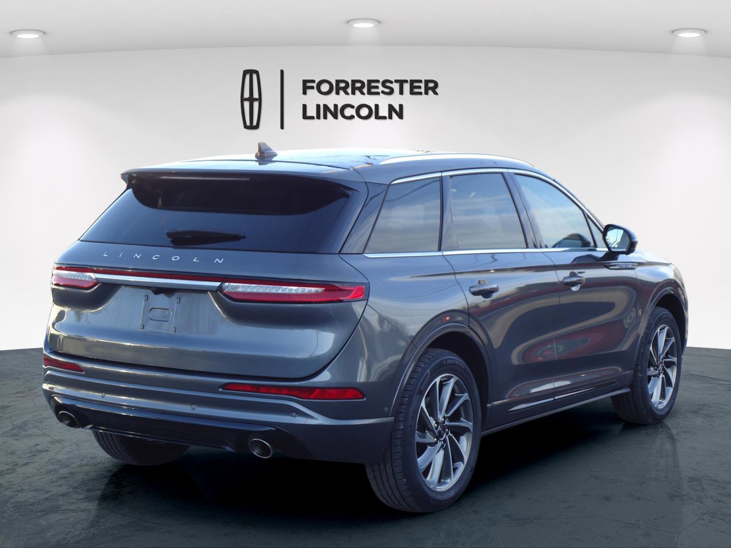 Used 2022 Lincoln Corsair Grand Touring w/ Elements Technology Bundle image 3