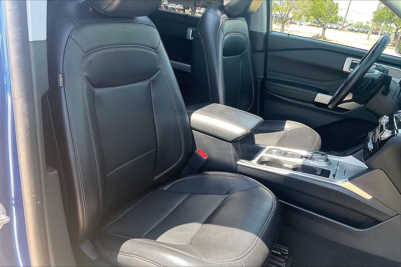 Used 2021 Ford Explorer Limited AWD/4WD image 12