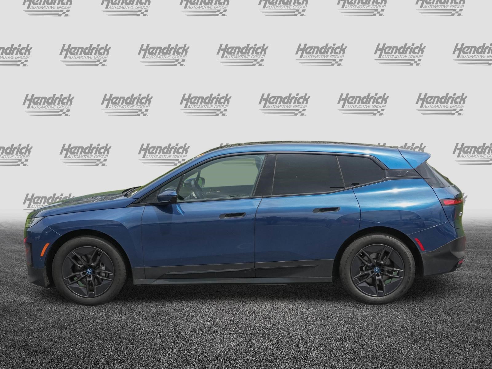 Certified 2023 BMW iX xDrive50 w/ Premium Package AWD/4WD image 6