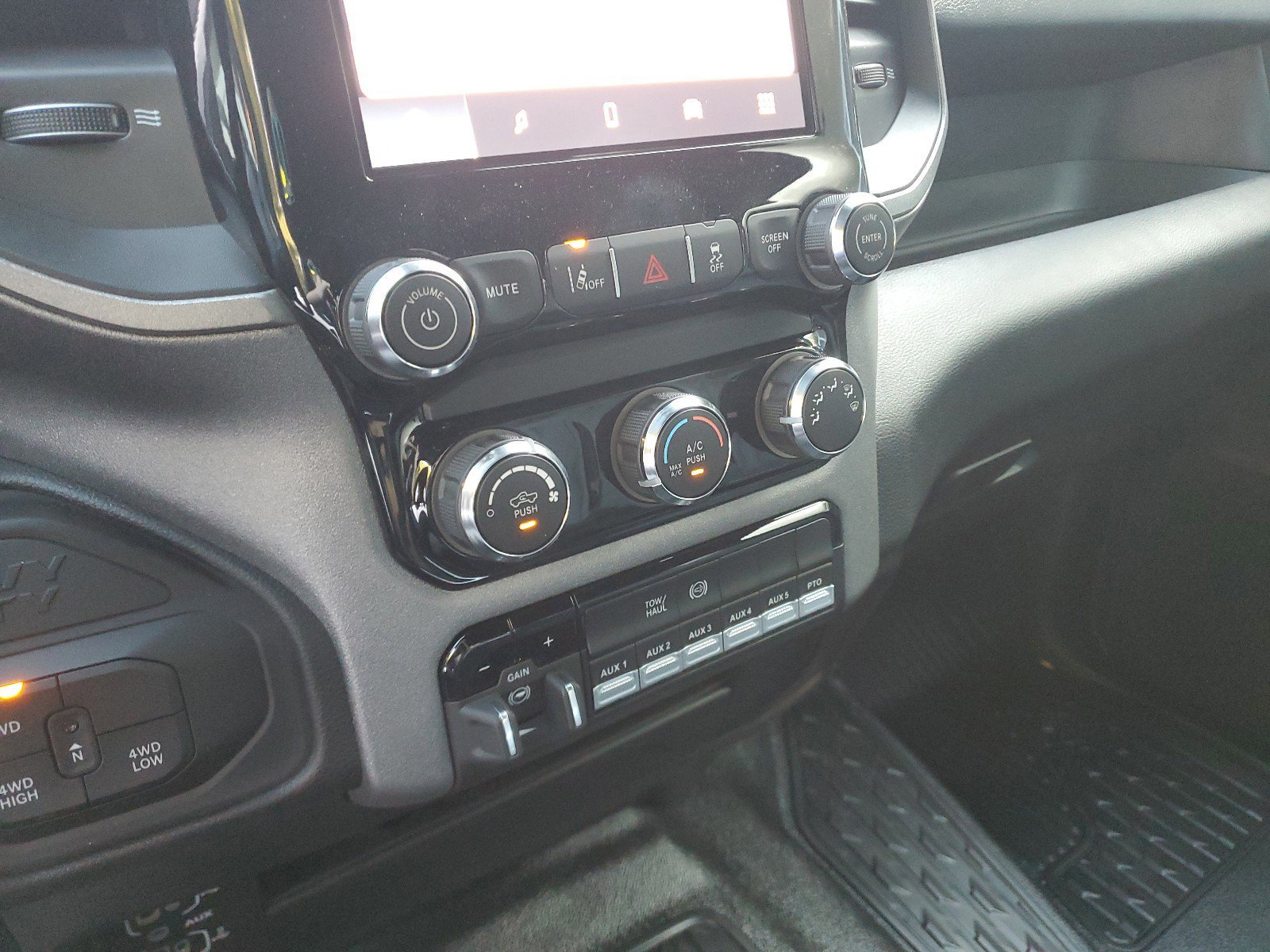 New 2026 RAM 3500 Tradesman image 20
