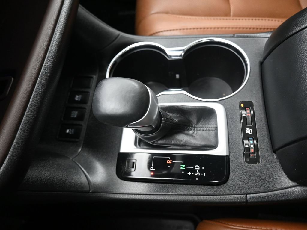 Used 2017 Toyota Highlander Limited w/ Protection Package #3 image 24